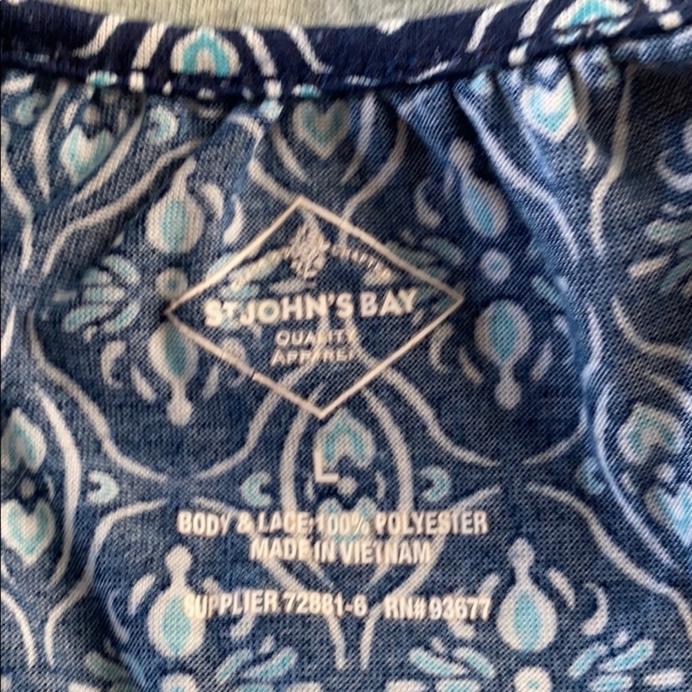 Blouse - Picture 2 of 3